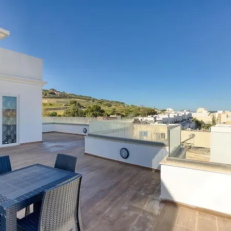 Beautiful Penthouse With Private Terrace & Seaview By 360 Estates * St Paul's Bay