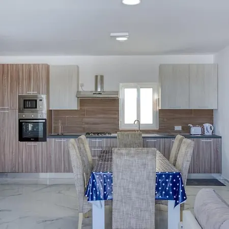 Beautiful Penthouse With Private Terrace & Seaview By 360 Estates San Pawl il-Baħar