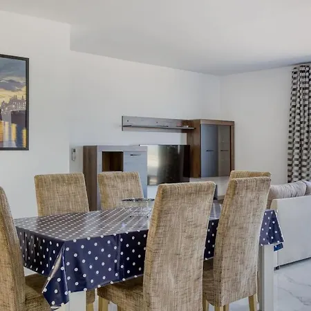 Lejlighed Beautiful Penthouse With Private Terrace & Seaview By 360 Estates *
