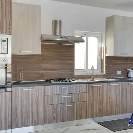 Beautiful Penthouse With Private Terrace & Seaview By 360 Estates *
